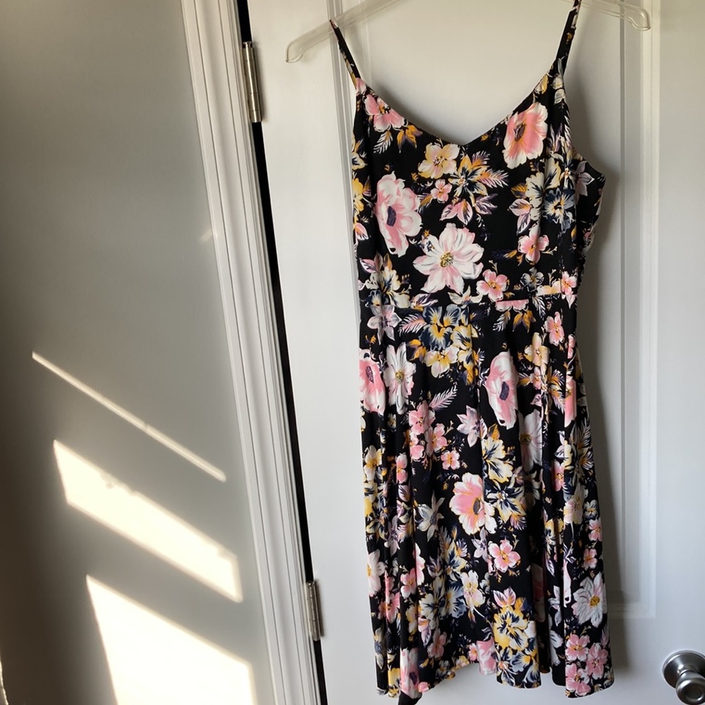 🛍️ DONATED Gap | Soft Floral Dress A-line flowy black adjustable straps